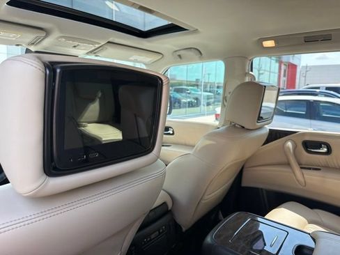 Used 2023 Nissan Armada Platinum w/ Captain's Chairs Package RWD image 5