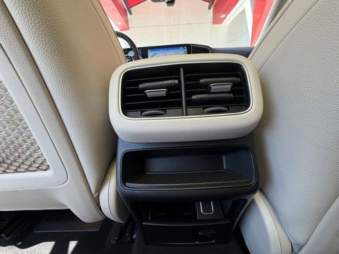 Used 2022 Mercedes-Benz GLE 350 w/ AMG Line Exterior image 30