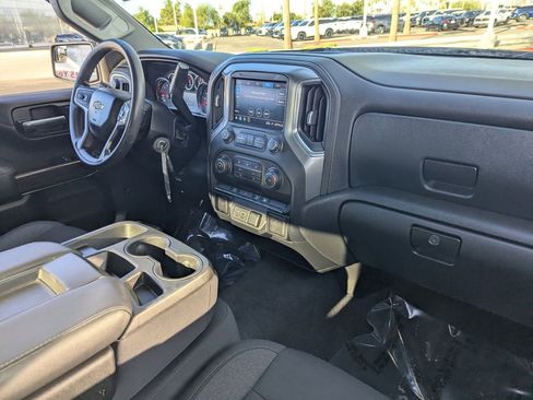 Used 2020 Chevrolet Silverado 1500 LT image 12