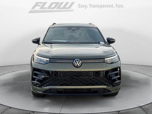New 2026 Volkswagen Tiguan SE R-Line image 2
