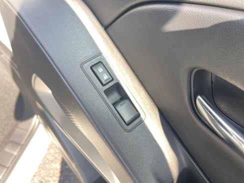 Used 2025 Nissan Frontier SV RWD image 20