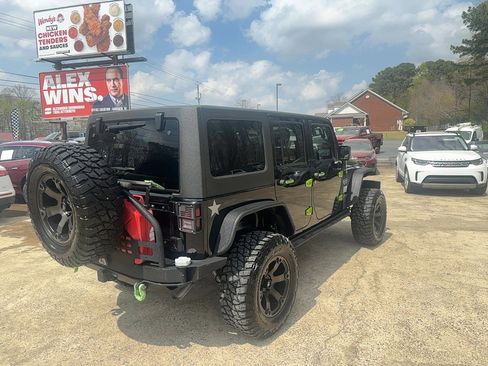 Used 2012 Jeep Wrangler Unlimited Rubicon image 5
