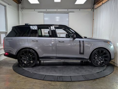 Used 2023 Land Rover Range Rover SE image 10