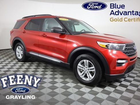 Used 2024 Ford Explorer XLT w/ Equipment Group 202A AWD/4WD image 1