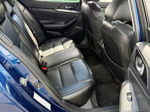 Used 2019 Nissan Maxima 3.5 SV w/ Floor Mat Group FWD image 24