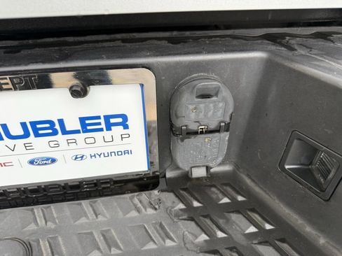 Used 2017 Nissan Titan SL image 59