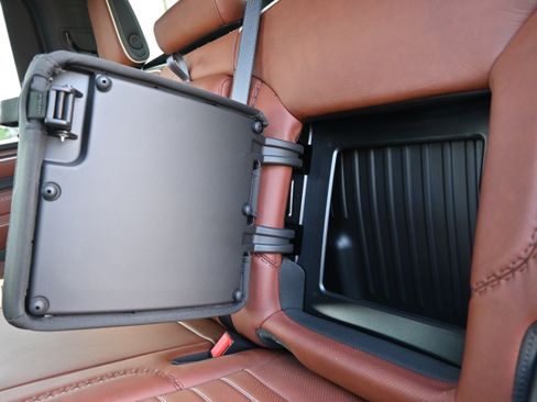 Used 2025 GMC Sierra 2500 Denali Ultimate image 32