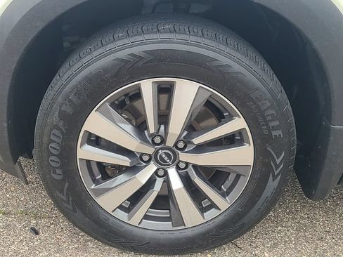Used 2024 Nissan Pathfinder SL AWD/4WD image 9