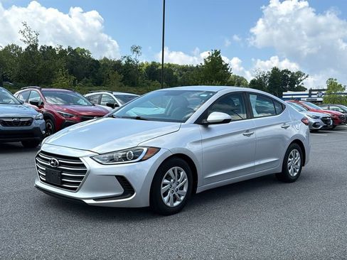 Used 2018 Hyundai Elantra SE FWD image 3