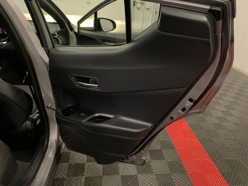 Used 2018 Toyota C-HR XLE image 41