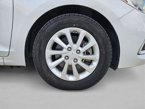 Used 2022 Hyundai Accent SEL image 22