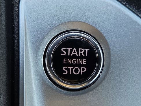 Used 2025 Nissan Altima 2.5 SV FWD image 18