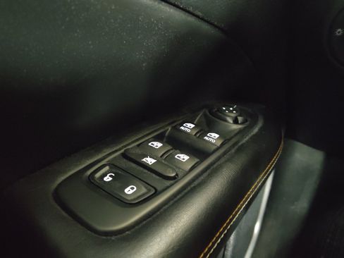 Used 2018 Jeep Compass Latitude w/ Cold Weather Group AWD/4WD image 27