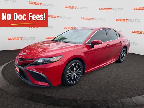 Used 2021 Toyota Camry SE w/ Cold Weather Package AWD/4WD image 1