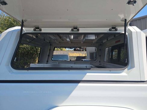Used 2024 Jeep Gladiator Mojave AWD/4WD image 25