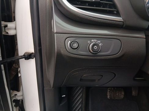 Used 2022 Buick Encore Preferred w/ Safety Package II image 14