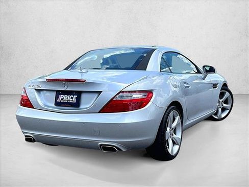 Used 2012 Mercedes-Benz SLK 350 image 2