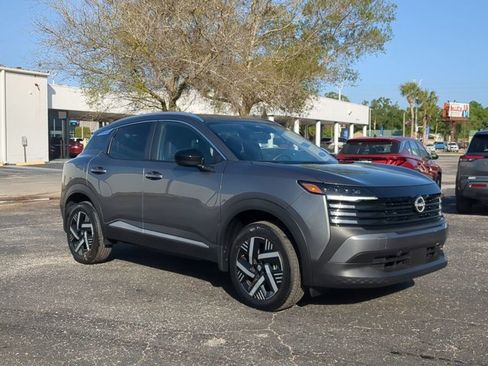 Certified 2026 Nissan Kicks SV FWD image 2