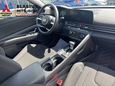 Used 2024 Hyundai Elantra SEL w/ Convenience Package FWD image 36