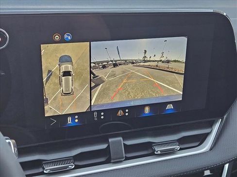New 2026 Chevrolet Equinox LT w/ Convenience Package II FWD image 12