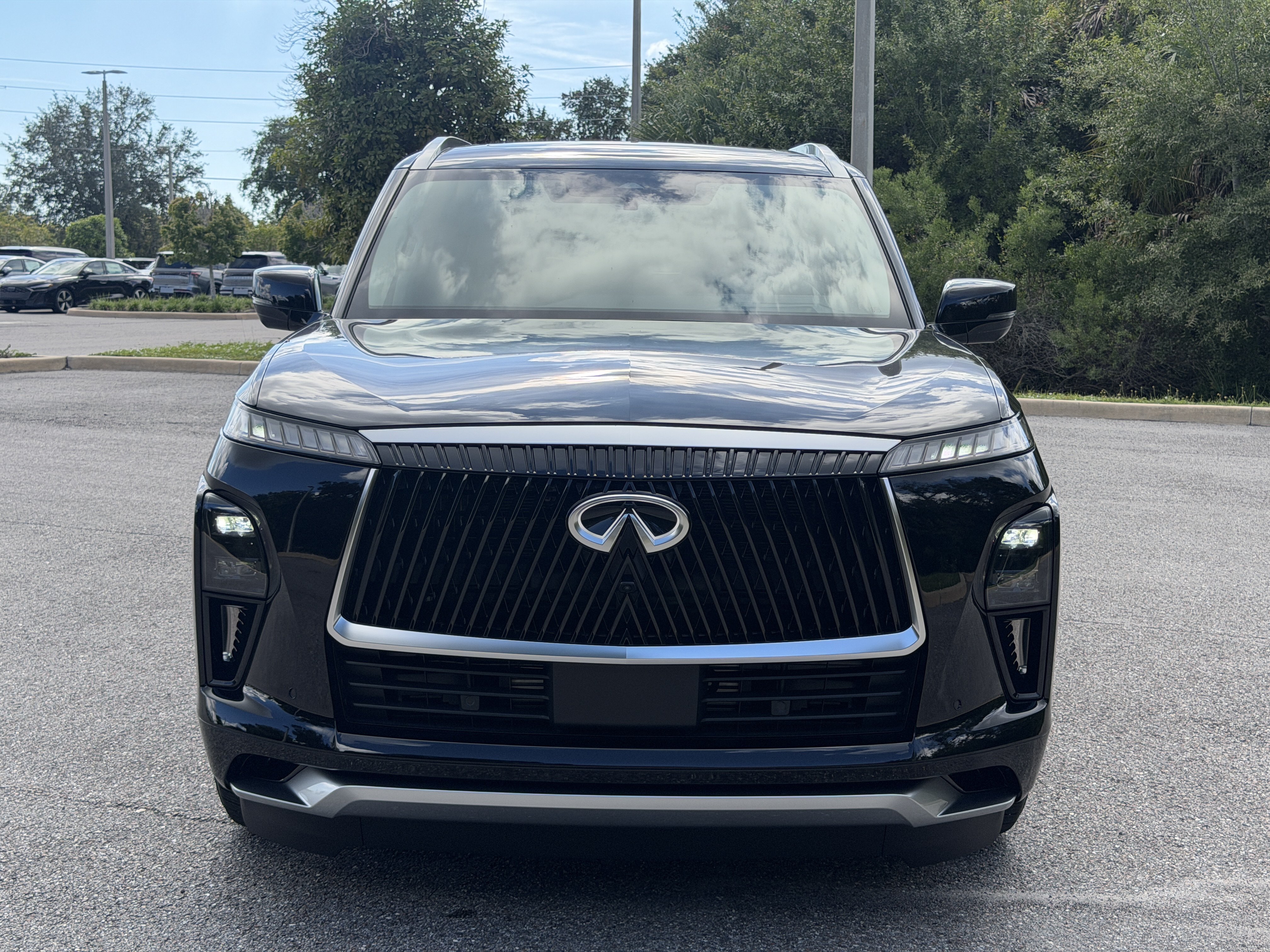 New 2027 INFINITI QX80 Luxe w/ Cargo Package RWD image 2