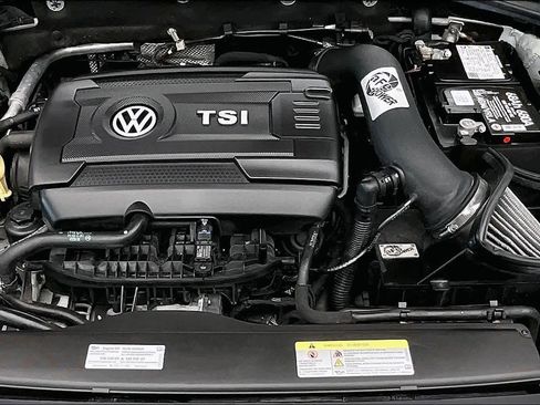 Used 2021 Volkswagen GTI SE image 28