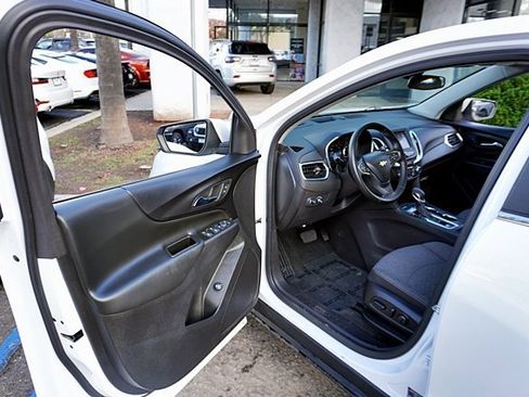 Used 2024 Chevrolet Equinox LT image 36