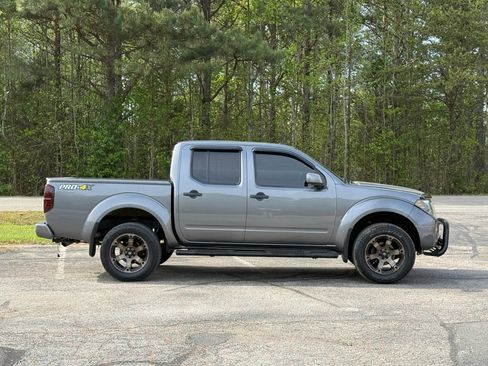 Used 2019 Nissan Frontier PRO-4X image 3