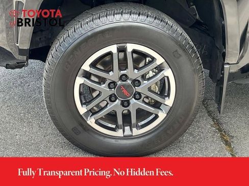 Used 2024 Toyota Tacoma TRD Sport AWD/4WD image 12