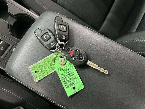 Used 2017 Subaru Legacy 2.5i w/ Alloy Wheel Package AWD/4WD image 12