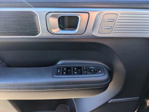 Used 2024 Hyundai Santa Fe Limited image 16