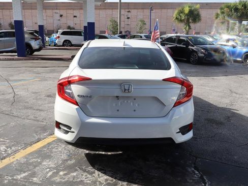 Used 2017 Honda Civic EX image 4
