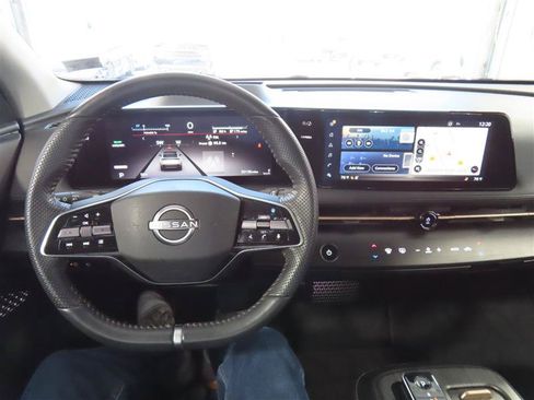 Used 2024 Nissan Ariya AWD image 23