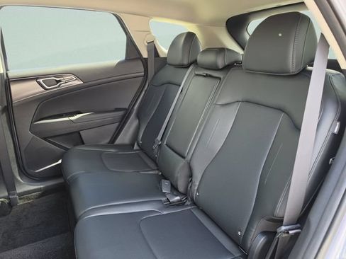 Used 2025 Kia Sportage EX FWD image 26
