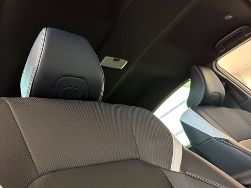 Used 2025 Toyota Camry SE w/ Convenience Package FWD image 17