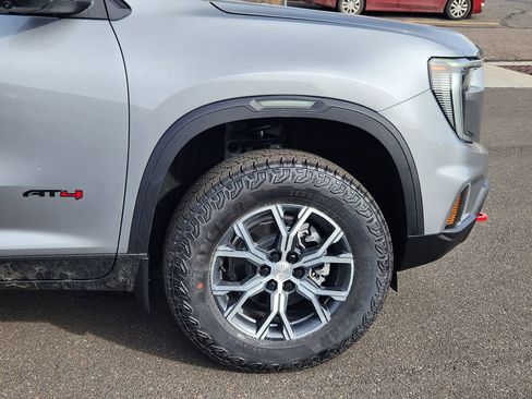New 2026 GMC Acadia AT4 w/ Luxury Package image 8