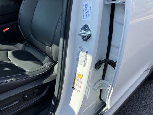 Used 2025 Honda Pilot EX-L image 30