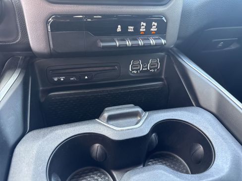 Used 2019 RAM 1500 Big Horn RWD image 12