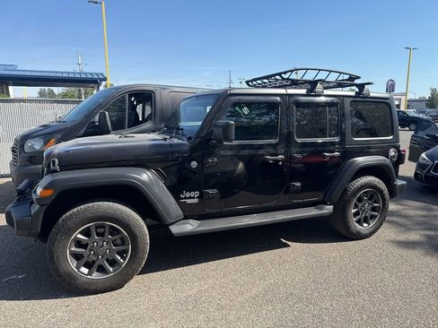 Used 2019 Jeep Wrangler Unlimited Sport w/ Technology Group AWD/4WD image 1