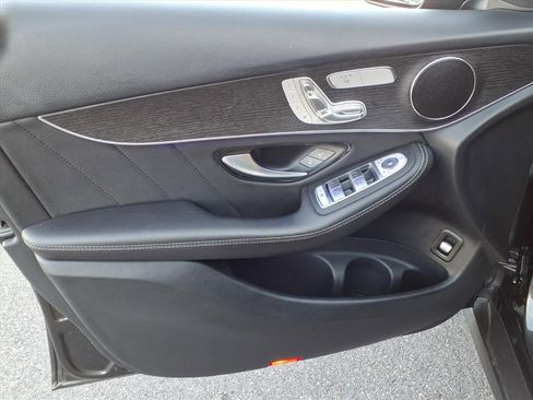 Used 2022 Mercedes-Benz GLC 300 4MATIC image 8