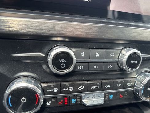 Used 2024 Ford F450 Lariat w/ Lariat Ultimate Package image 19