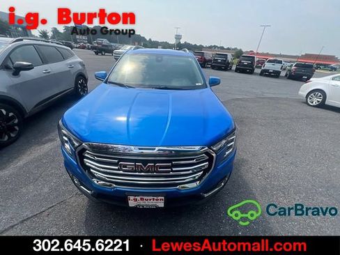 Used 2024 GMC Terrain SLT AWD/4WD image 2