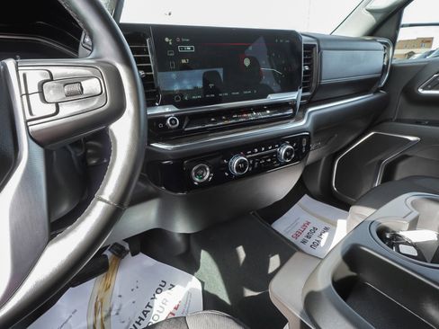 Used 2024 GMC Sierra 1500 Elevation image 25