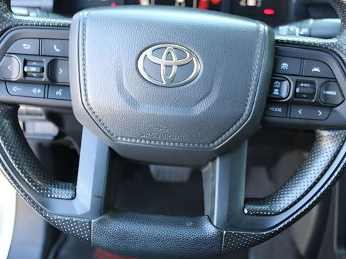 Used 2025 Toyota Tacoma SR5 AWD/4WD image 12
