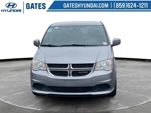 Used 2016 Dodge Grand Caravan SE image 4