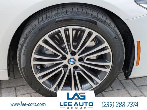Used 2018 BMW 540i xDrive w/ Premium Package image 9