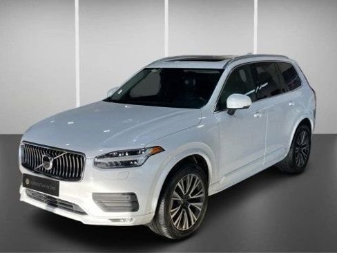 Used 2021 Volvo XC90 T5 Momentum w/ Climate Package image 3
