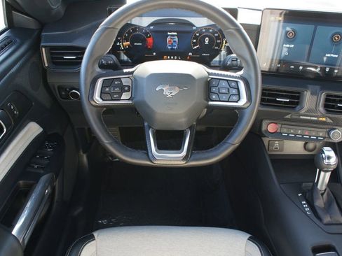 Used 2024 Ford Mustang Premium image 5