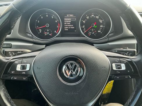 Used 2017 Volkswagen Passat 1.8T R-Line image 23