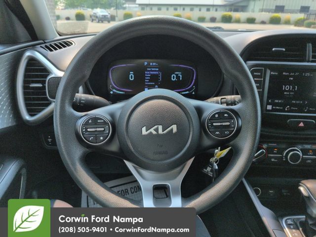 Used 2024 Kia Soul LX w/ Option Group 015 FWD image 14